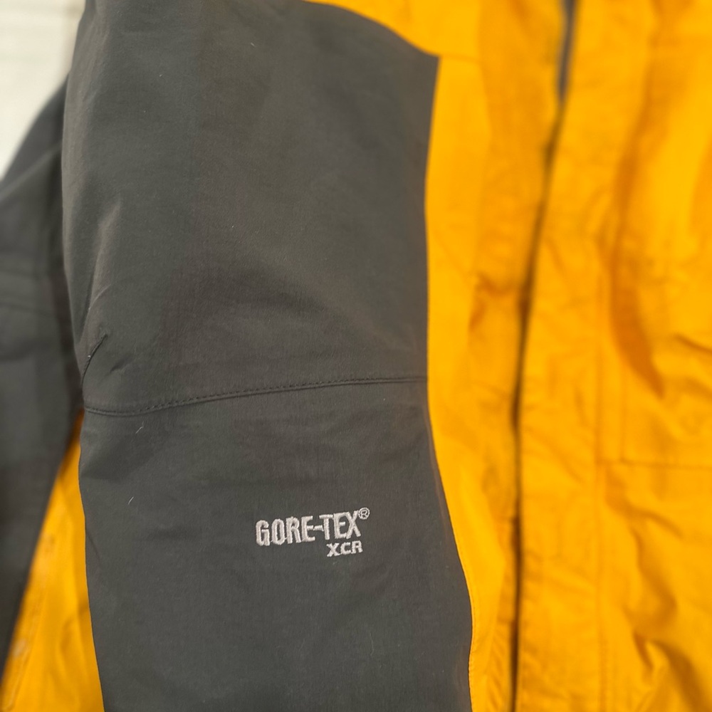 North Face Summit Series Gortex Jacket - image 7